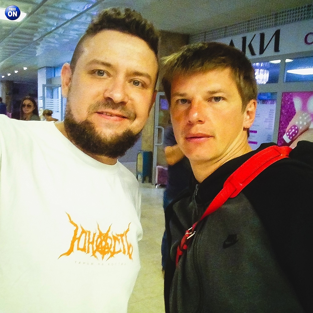 Standup-ведущий Гиллон Поляков 13