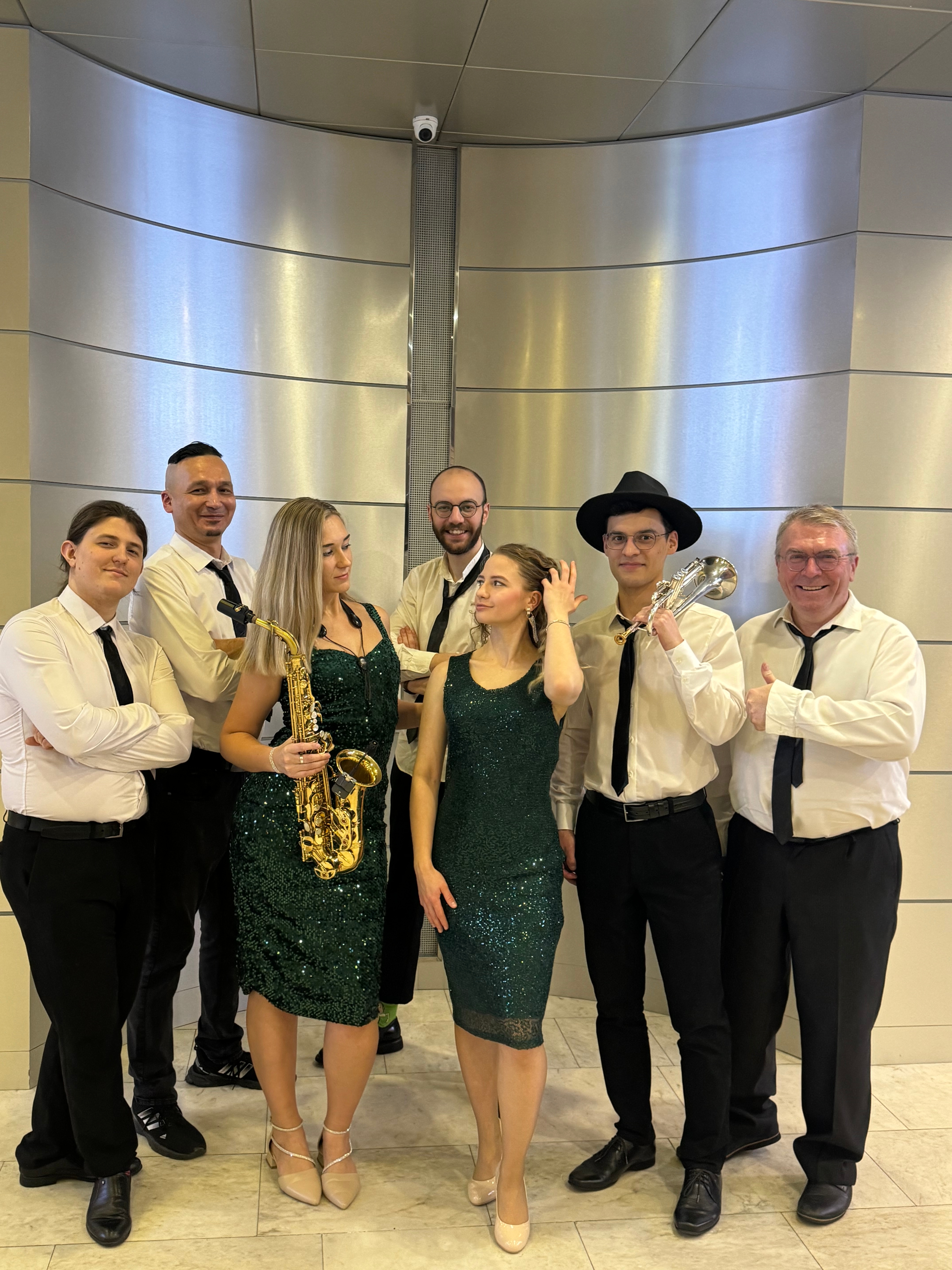 Кавер-группа Mon Amour 8