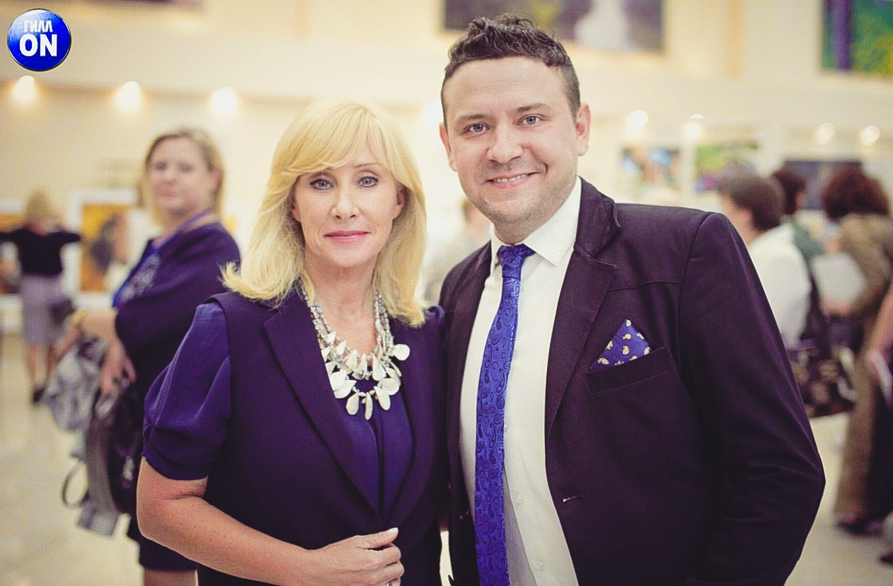 Standup-ведущий Гиллон Поляков 8