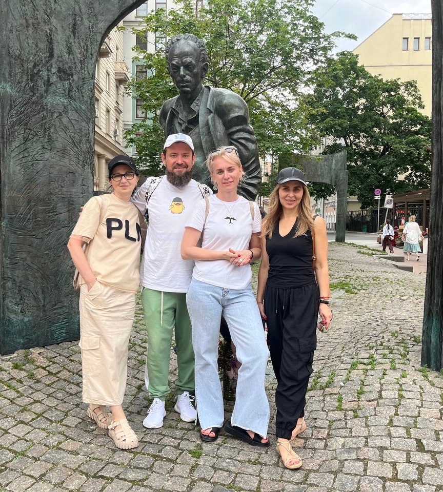 Standup-ведущий Гиллон Поляков 94