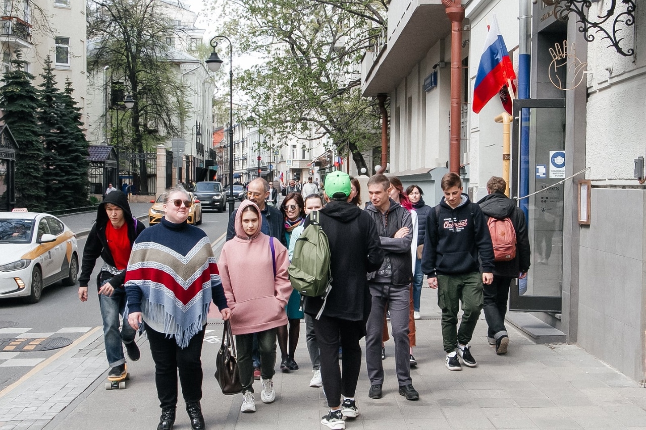Standup-ведущий Гиллон Поляков 122