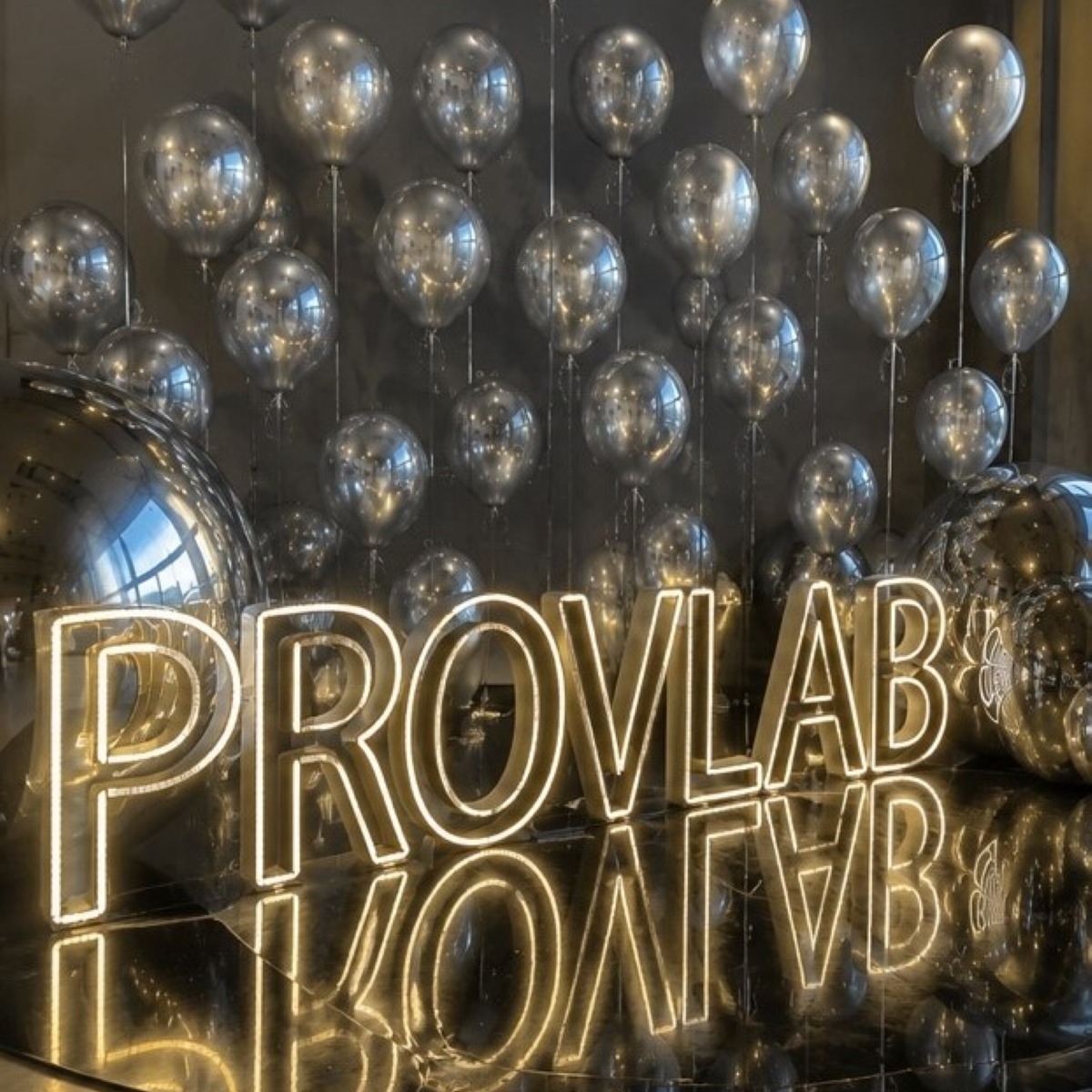 Donald Decoration 30