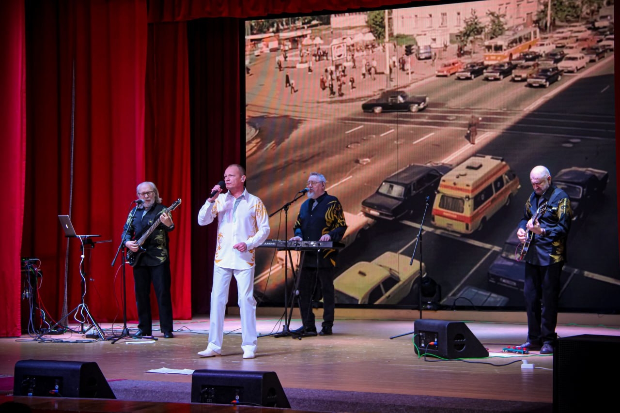 Вячеслав Королев ВИА "Верные сердца" 4