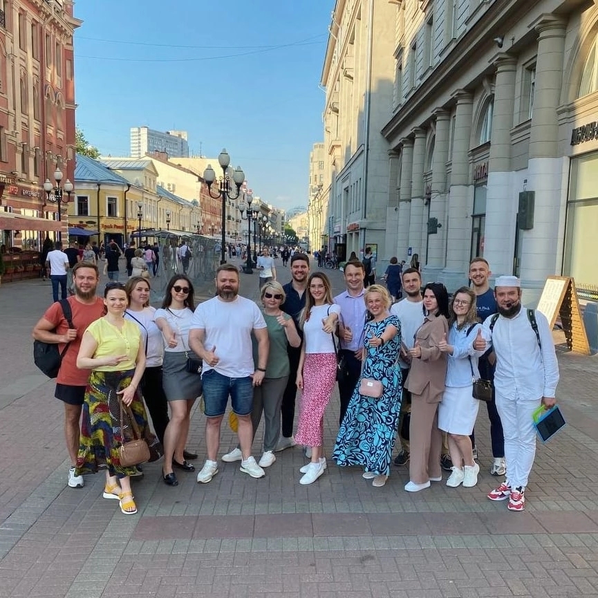 Standup-ведущий Гиллон Поляков 135