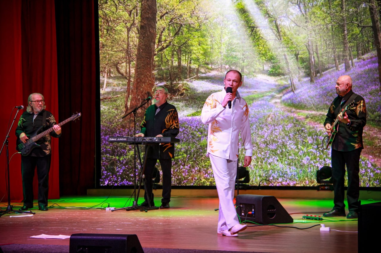 Вячеслав Королев ВИА "Верные сердца" 11