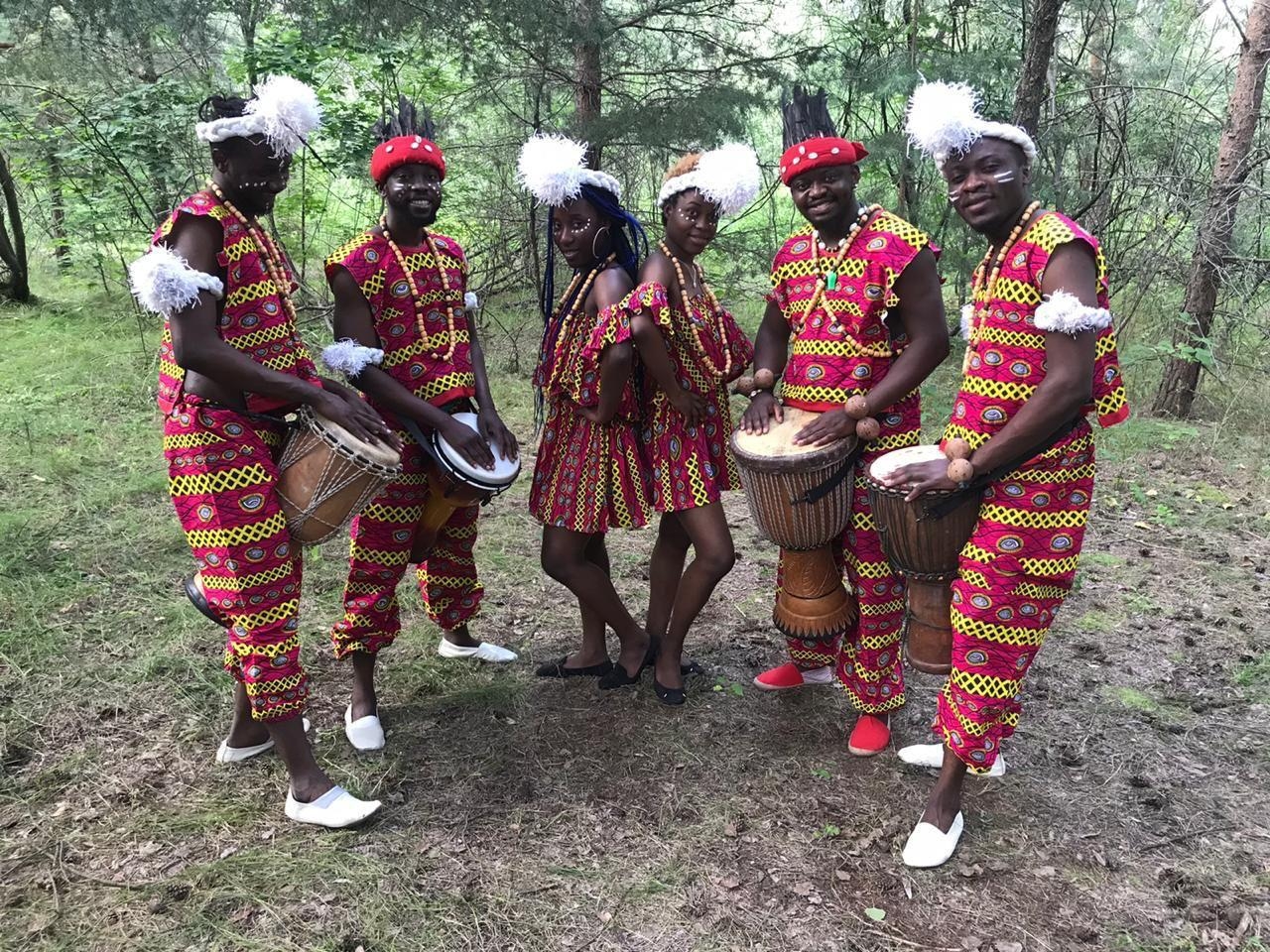 Африканское шоу Waka-Waka 11