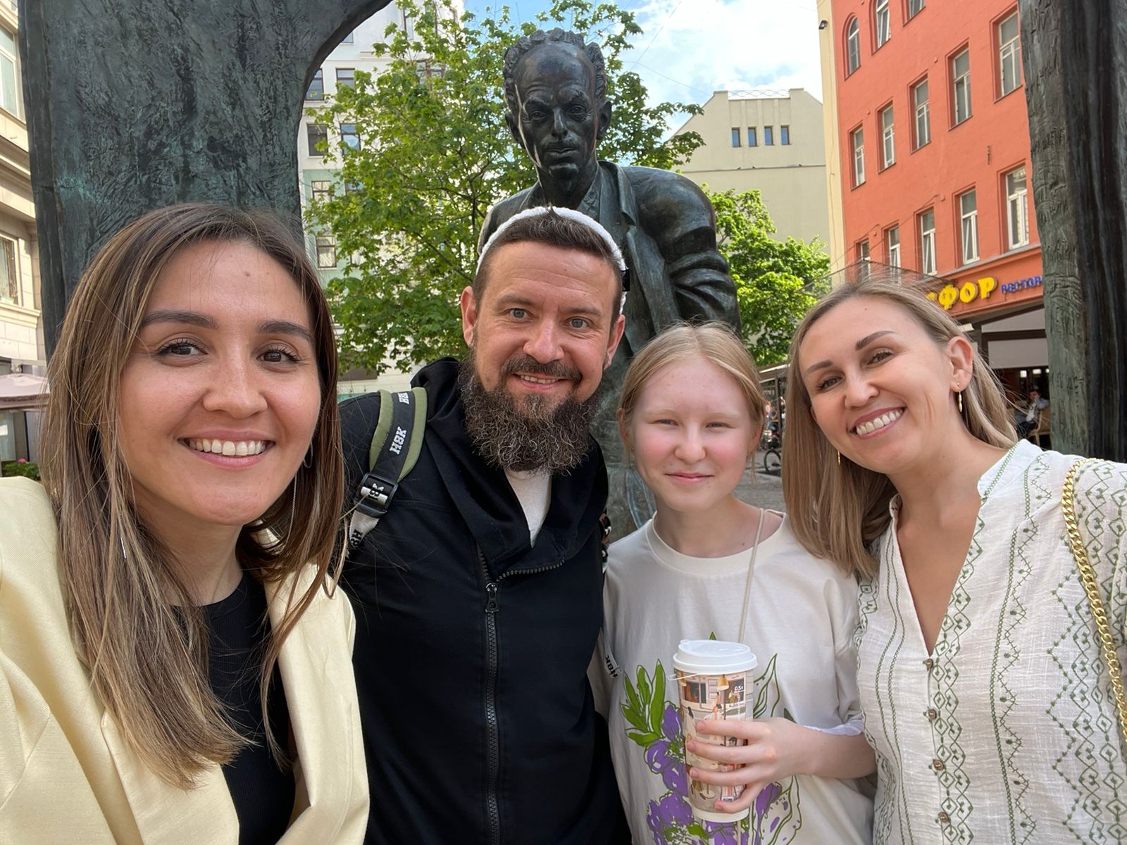 Standup-ведущий Гиллон Поляков 80