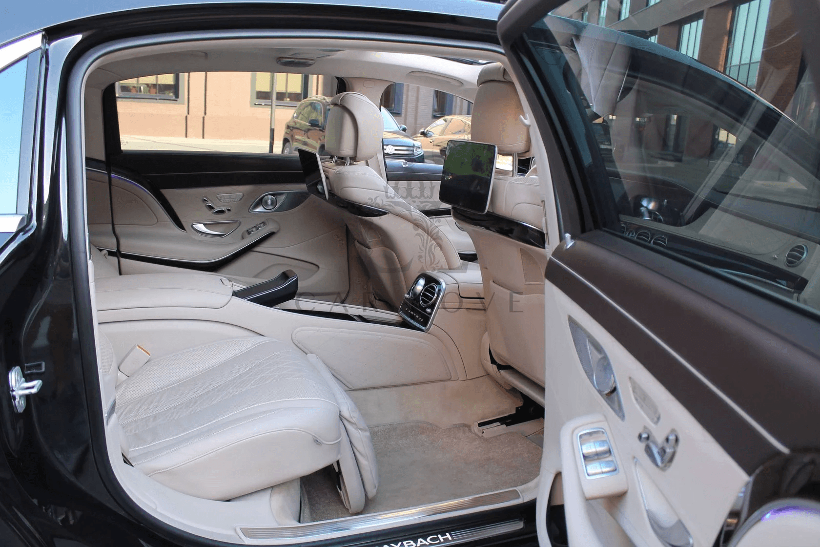 Автомобили с водителем CAR LOVE 89