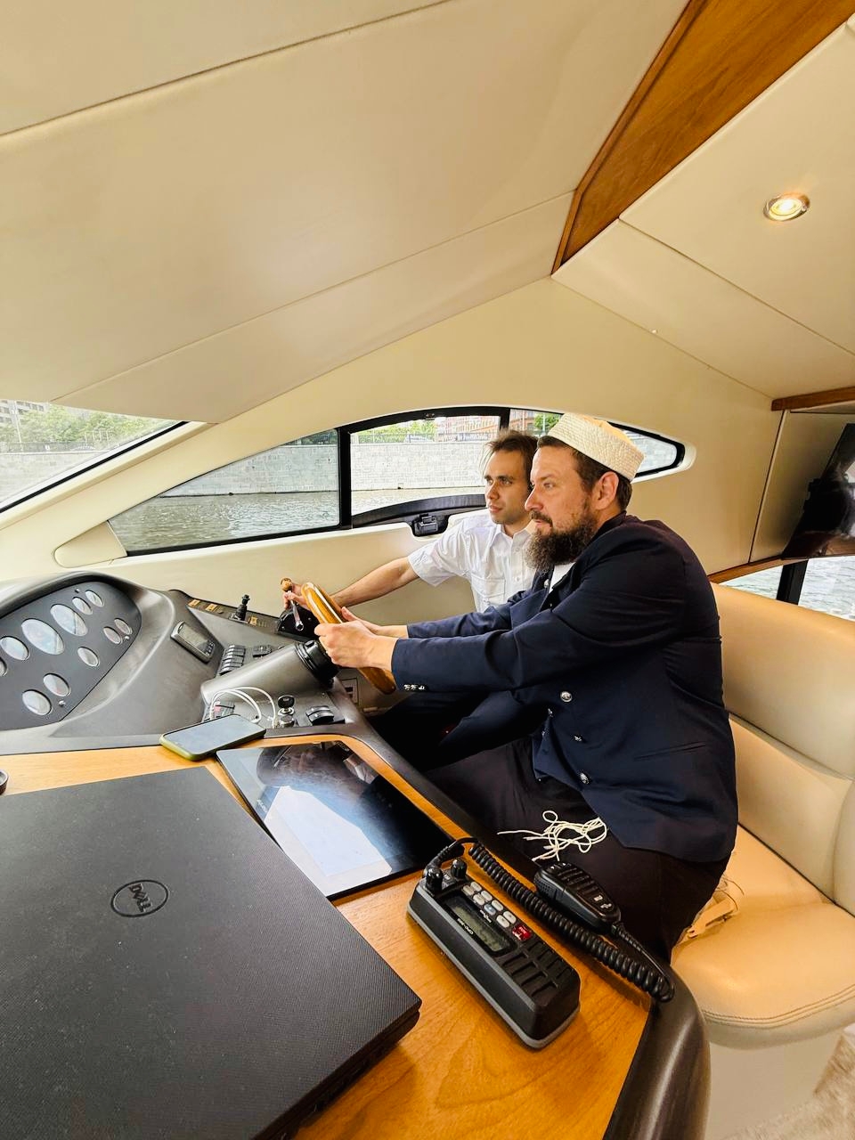 Standup-ведущий Гиллон Поляков 151