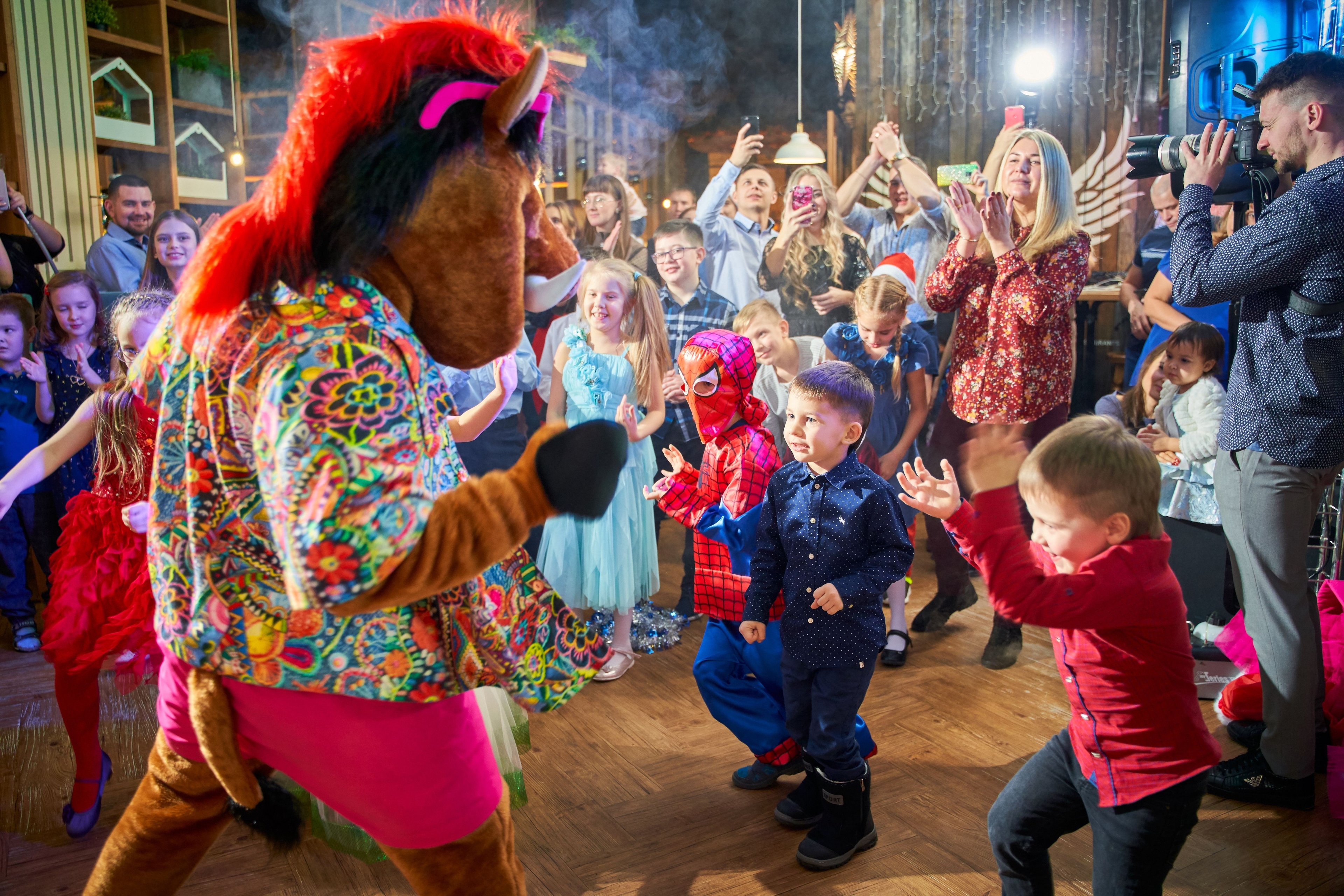 Funny Dance Project 100