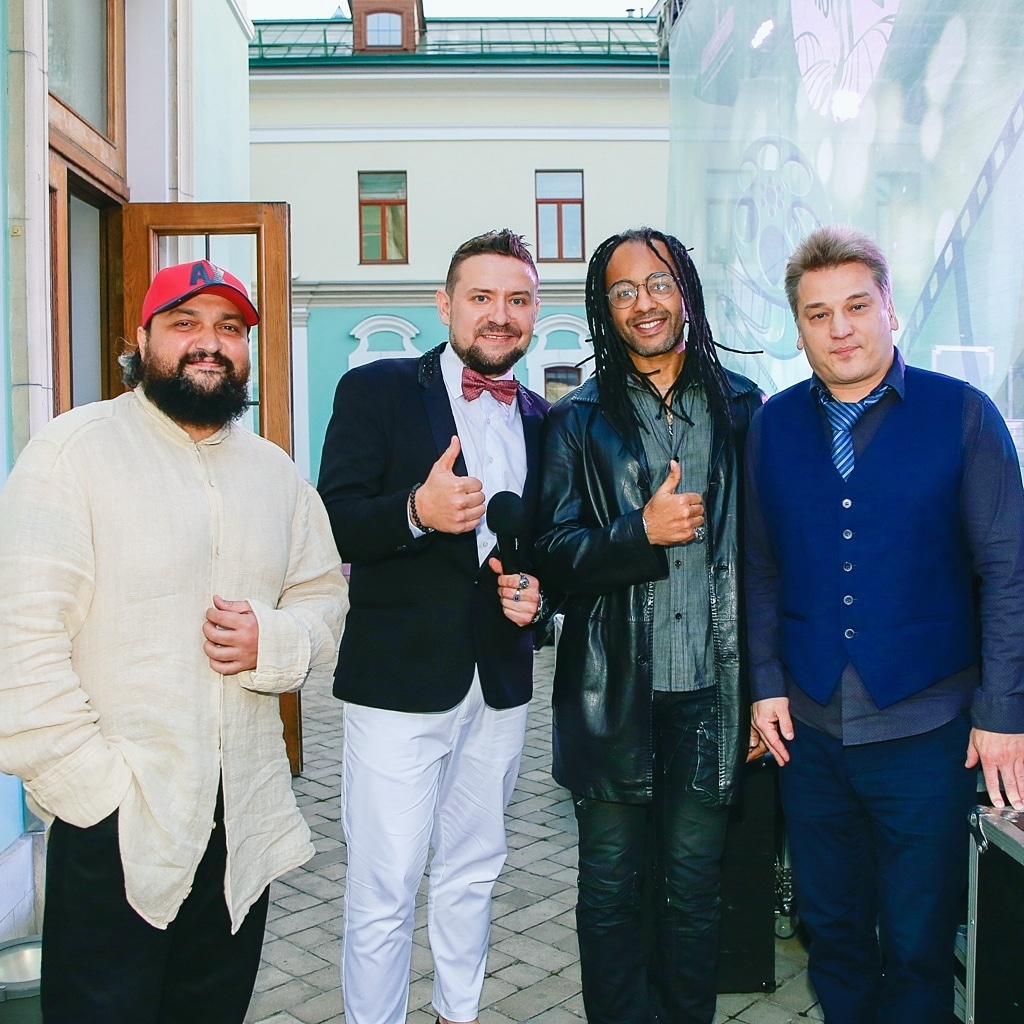 Standup-ведущий Гиллон Поляков 22