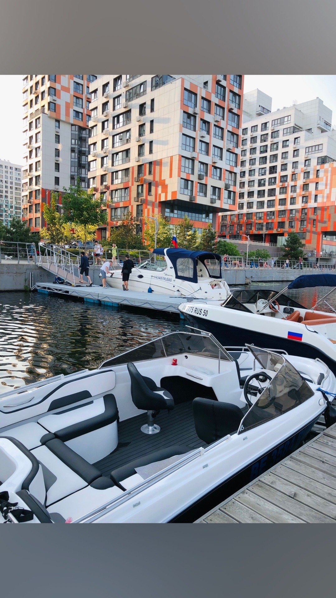 Standup-ведущий Гиллон Поляков 152