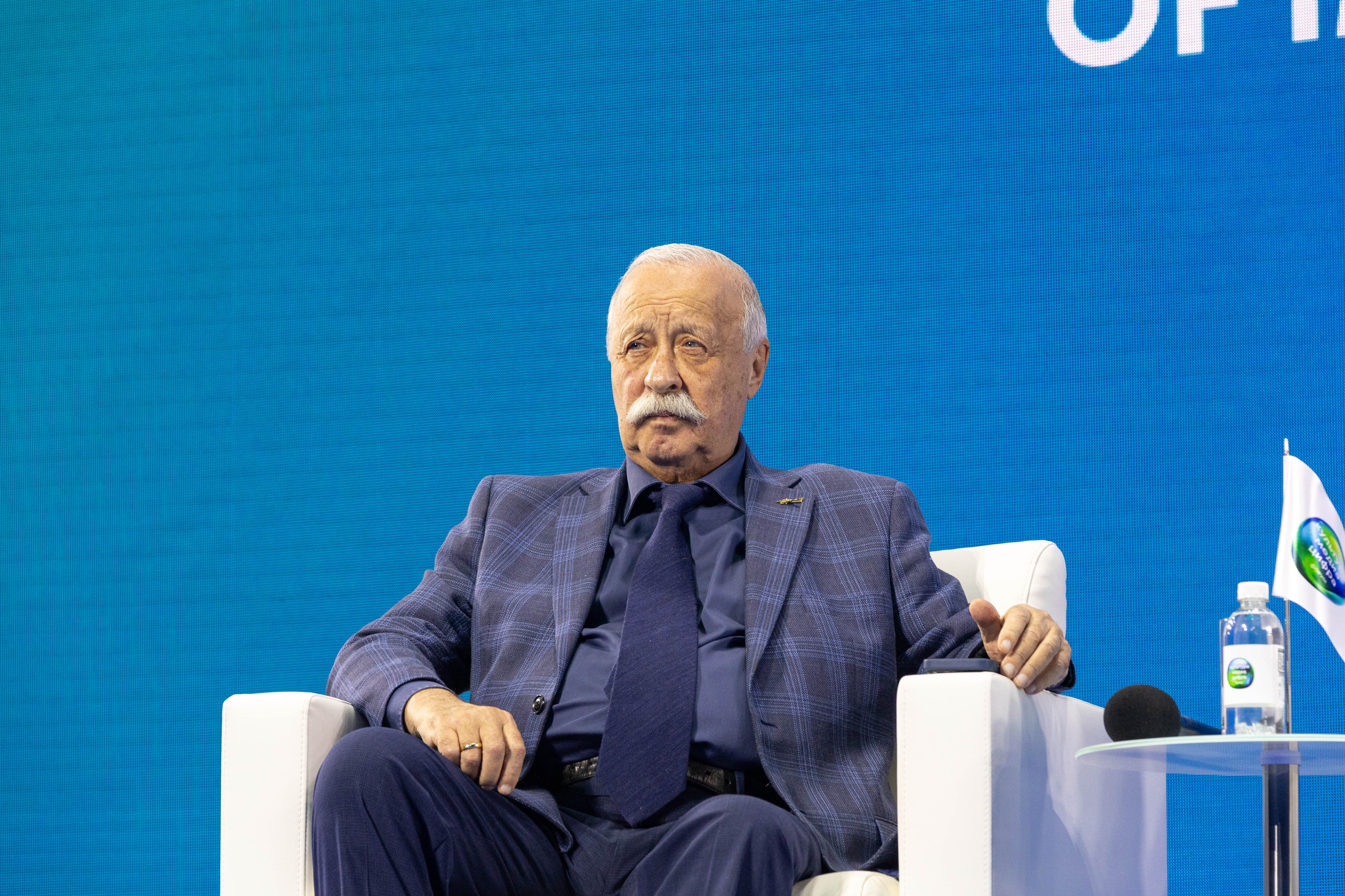 Александр Плотников 69