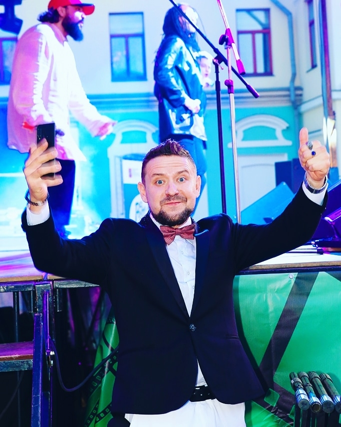 Standup-ведущий Гиллон Поляков 61