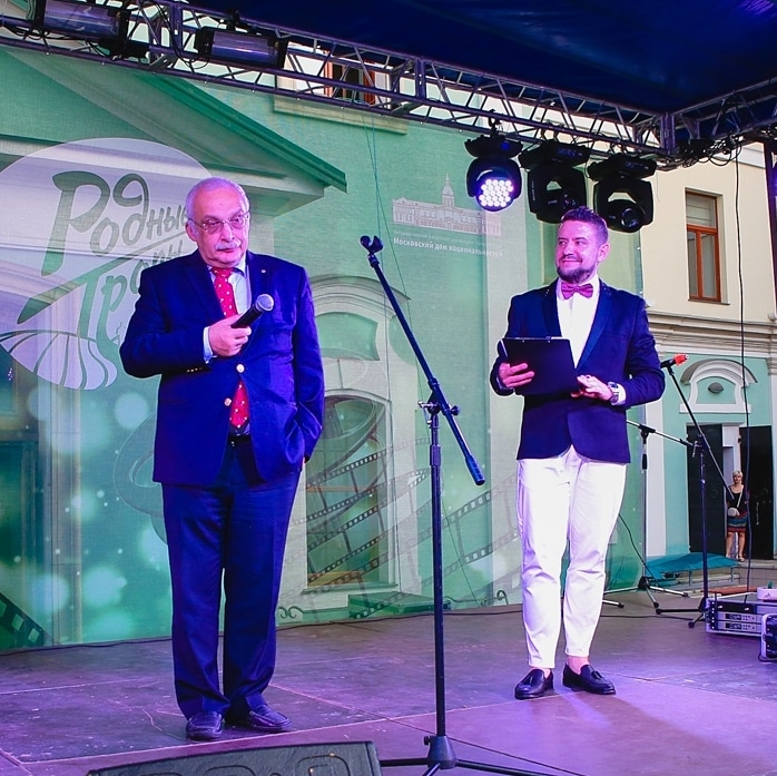 Standup-ведущий Гиллон Поляков 119