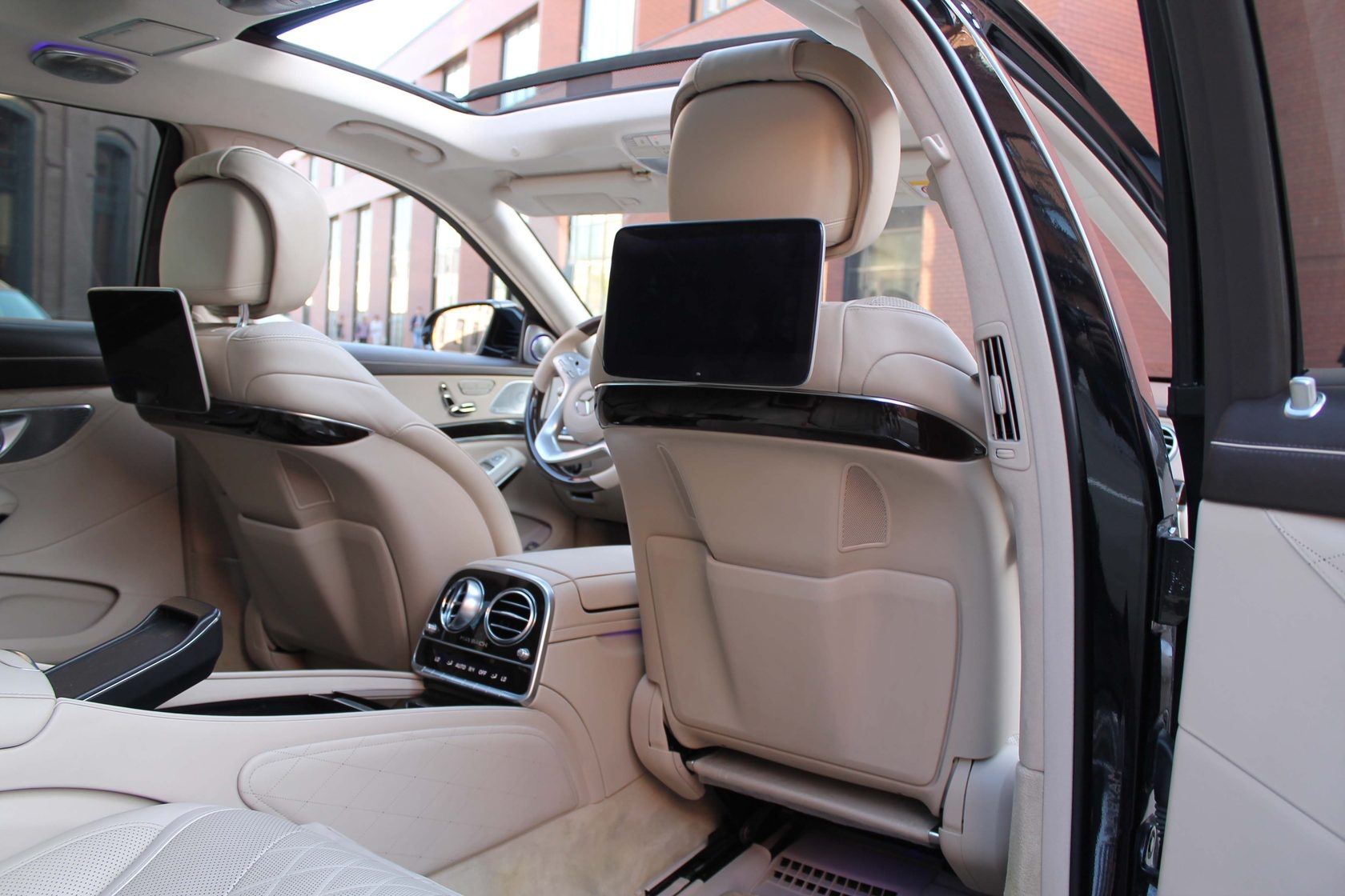 Автомобили с водителем CAR LOVE 88