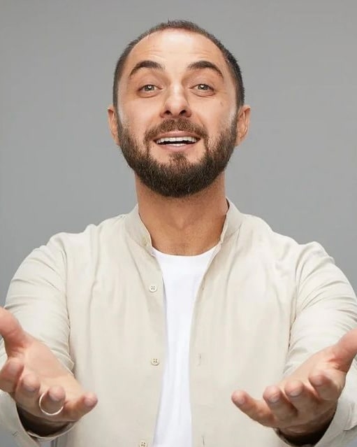 Демис Карибидис 1