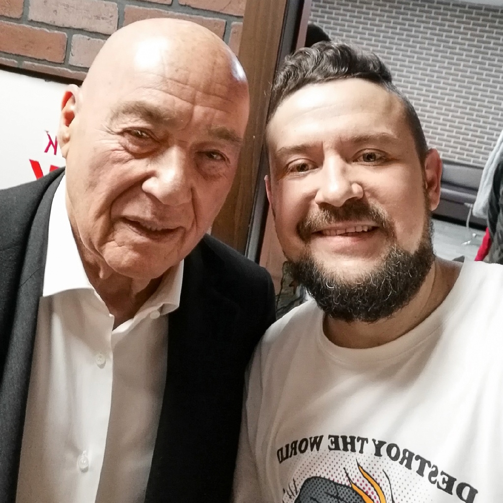 Standup-ведущий Гиллон Поляков 159