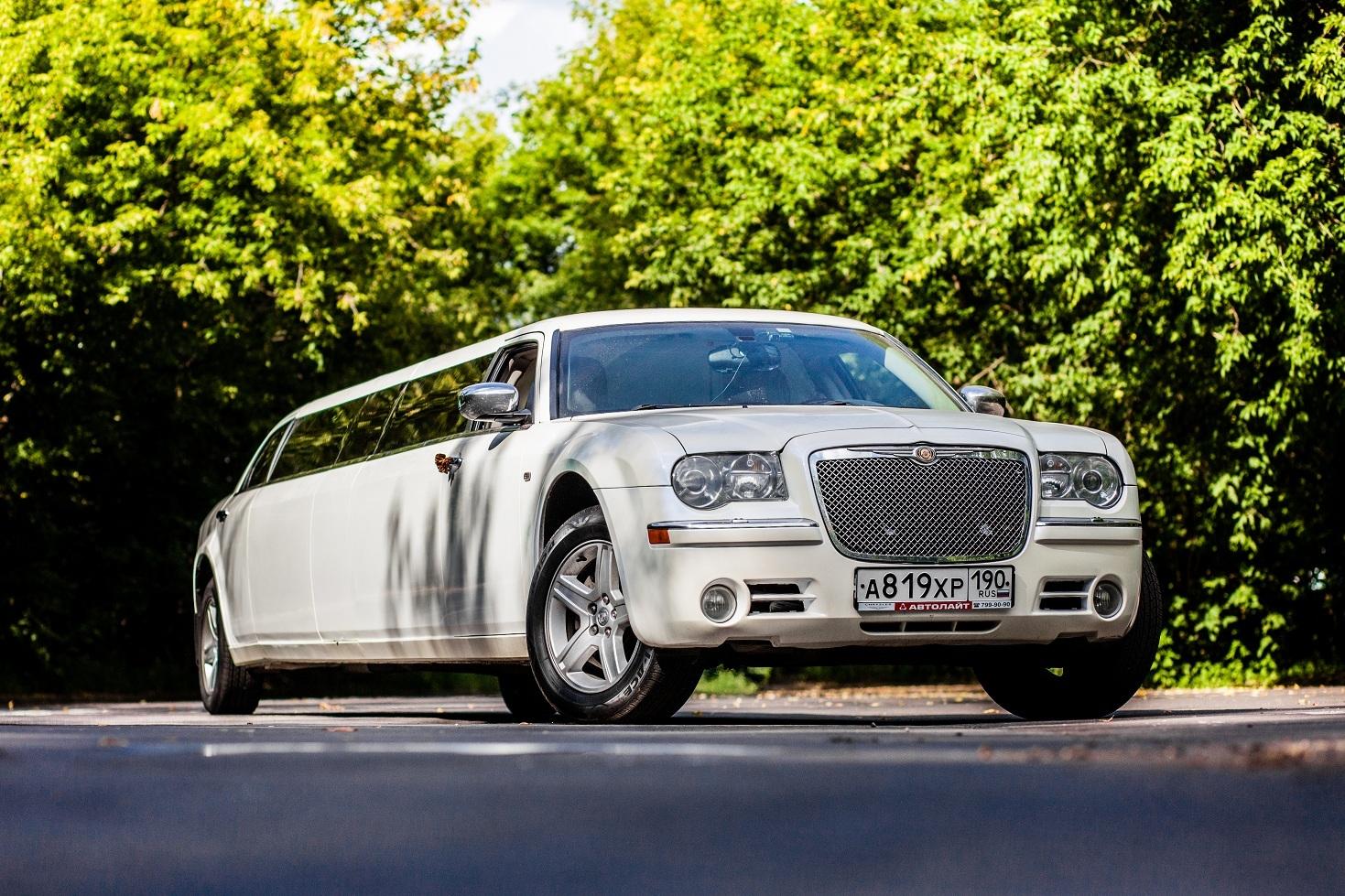 CHRYSLER 300C с дверью “Крыло Чайки”