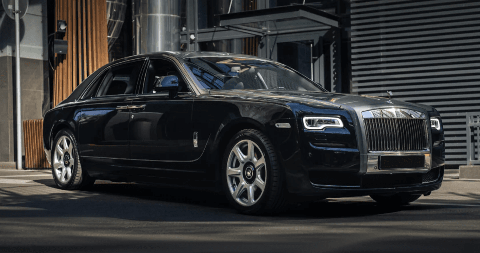 ROLLS-ROYCE GHOST