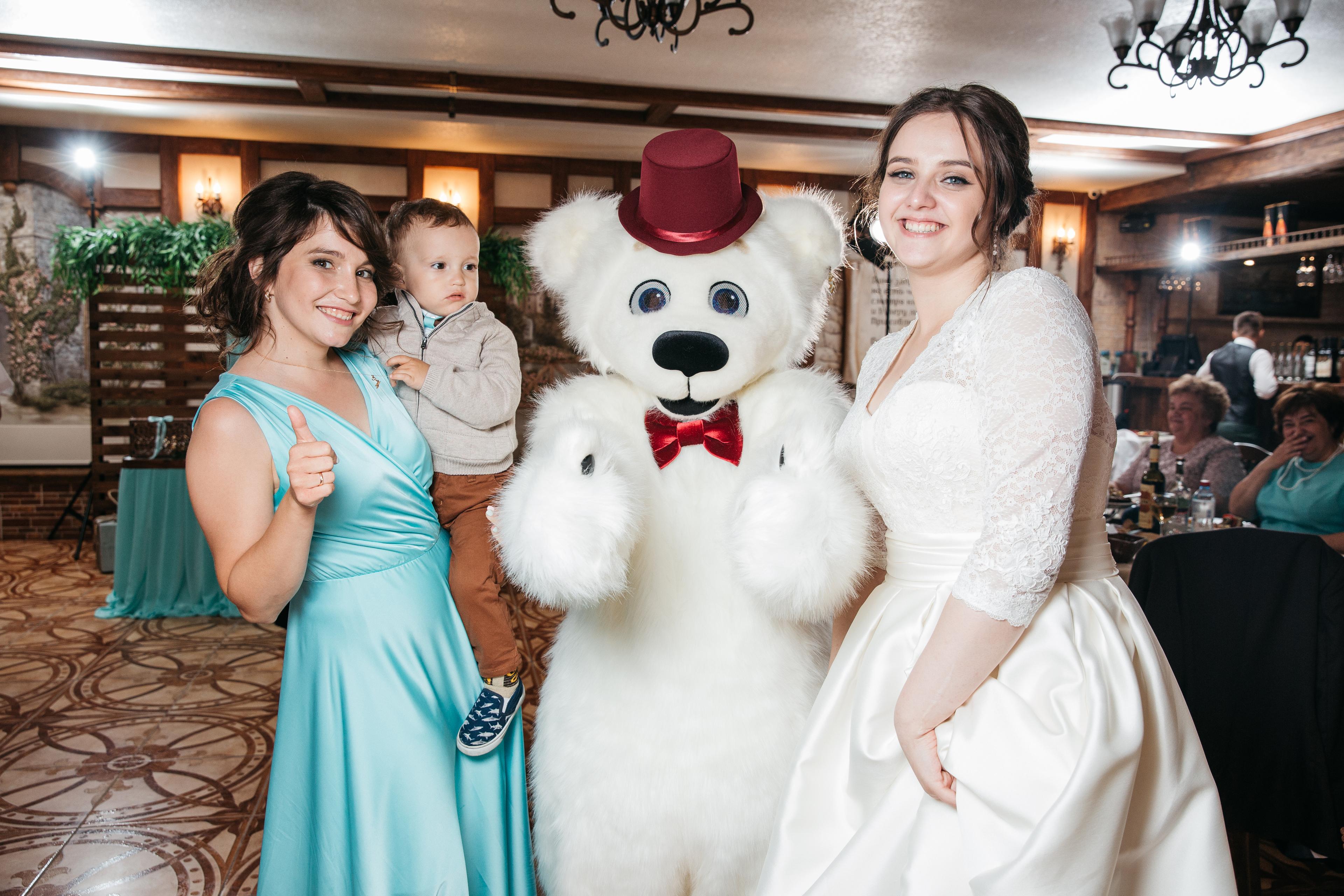 Белые мишки