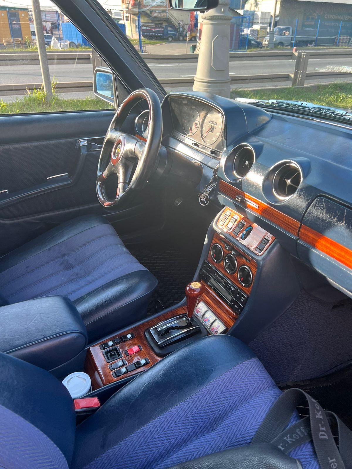 MERCEDES-BENZ W123 280Е (МЕРСЕДЕС ВЫСОТСКОГО)