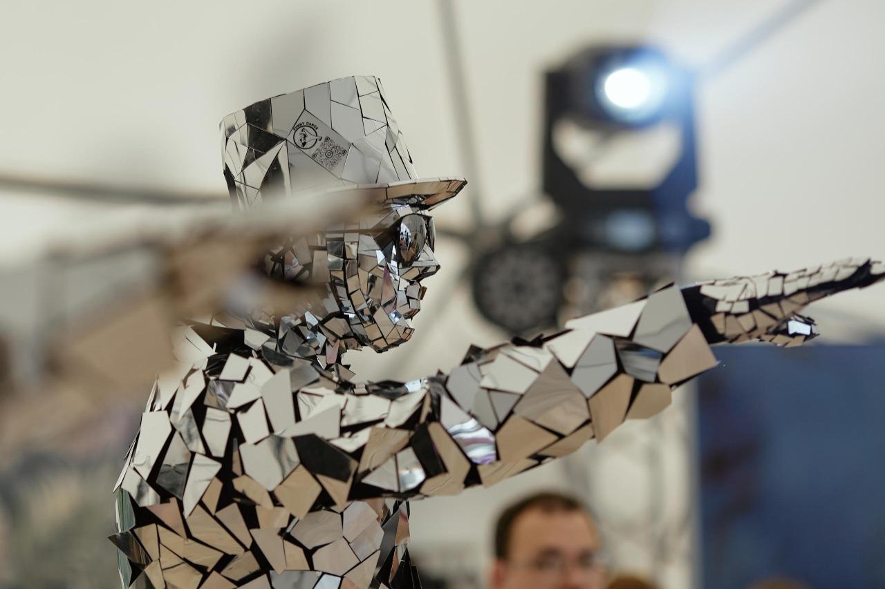 Зеркальные Люди - Зайцы (есть маски Быков, Зайцев, Тигров)