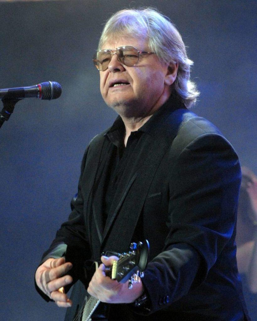 Юрий Антонов