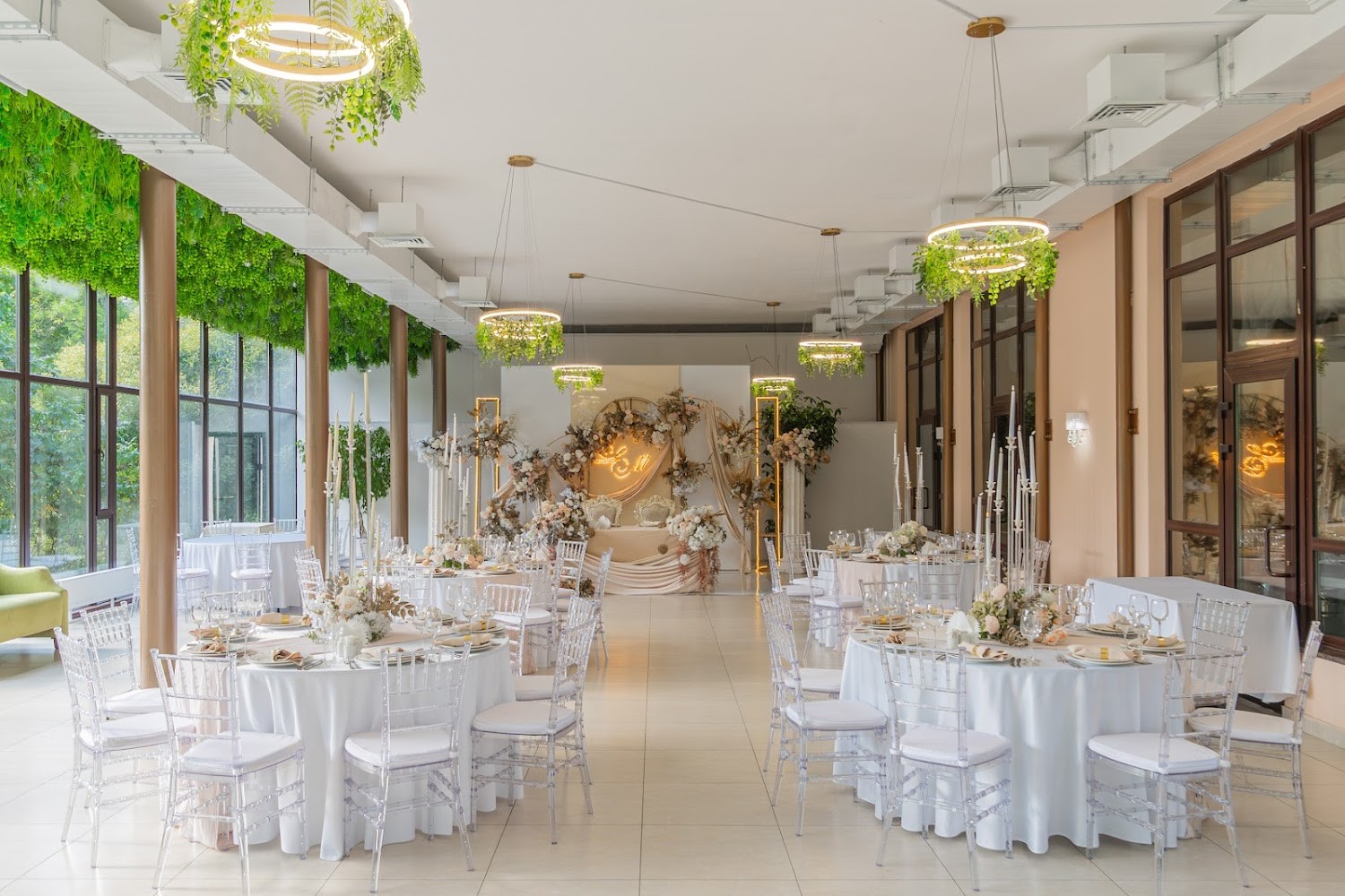 Царский Двор