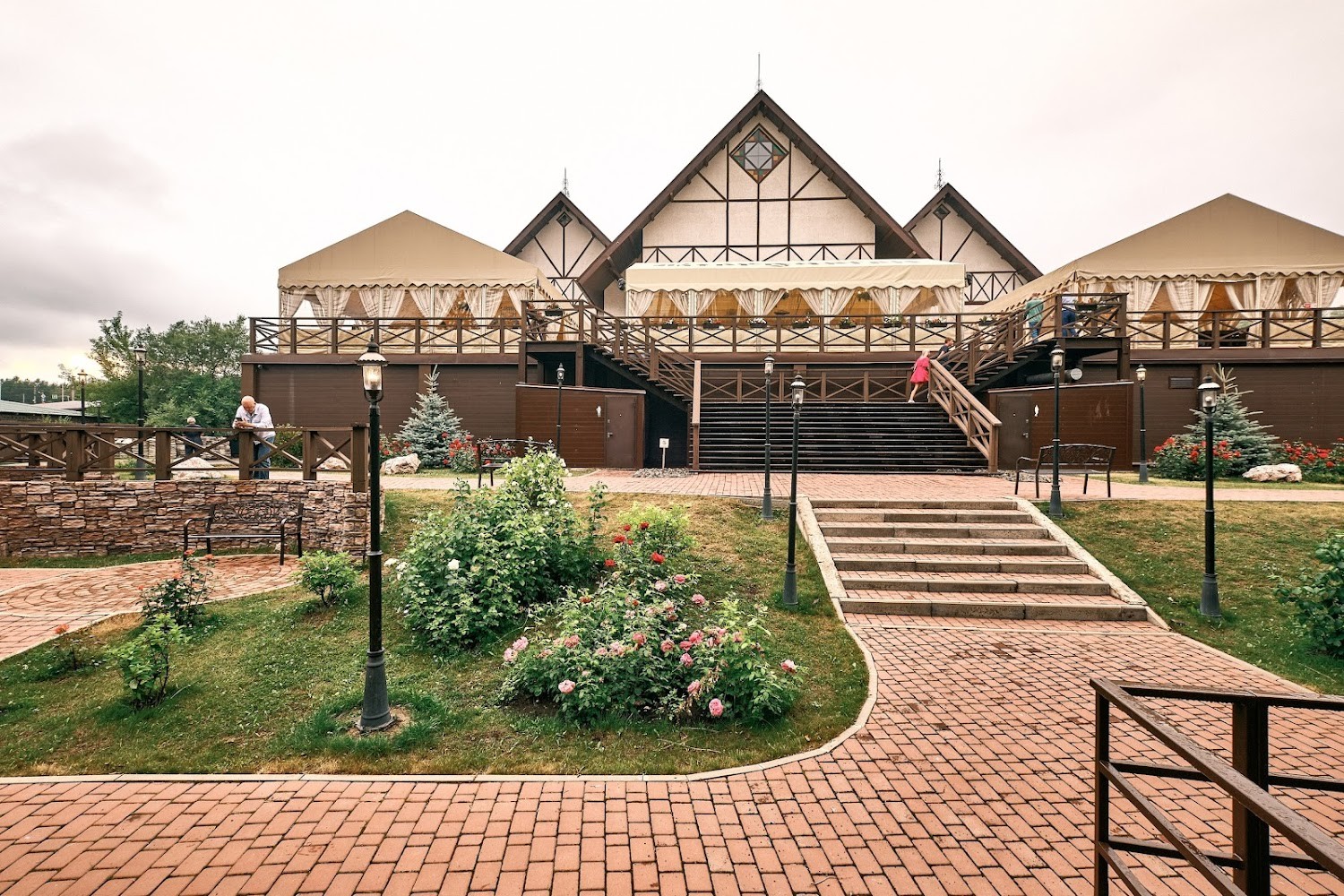 Biergarten на Елены Стасовой